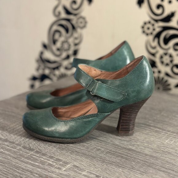 Miz Mooz Green Leather Mary Jane Heels – Size 6 | Vintage Boho Style - Picture 1 of 5